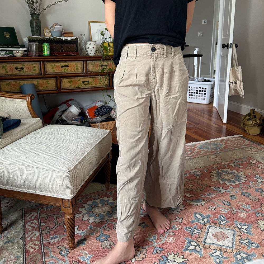 Perfect tan high waisted work pants, wide leg size 6 banana republic
